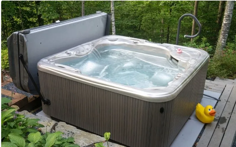 Puis-je mettre une bombe de bain dans mon bain à remous?
